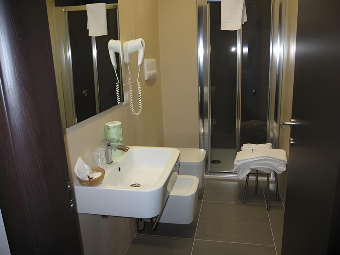 Bathroom 4, Hotel Napolit'amo, Napoli