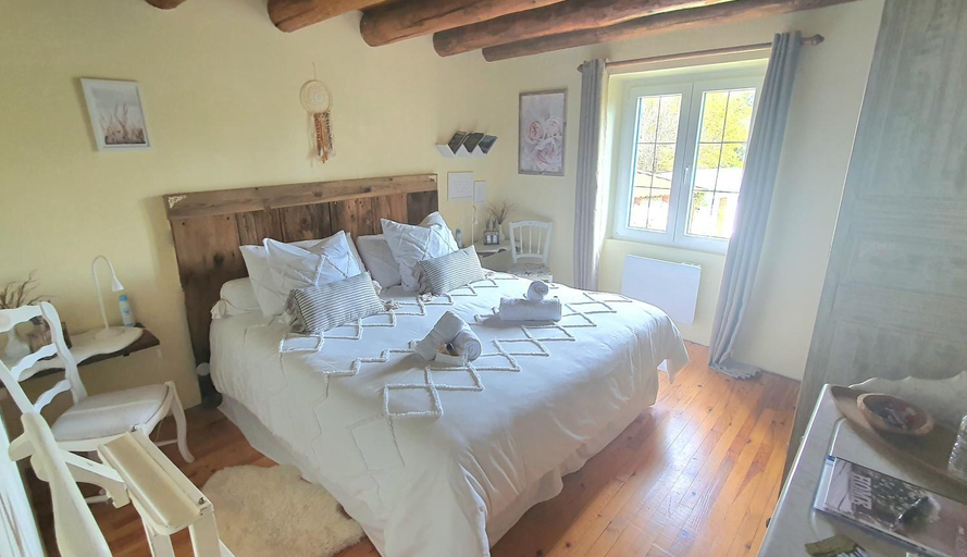 Bedroom 2, A l'oree des volcans, Puy-de-Dôme