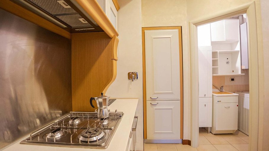 Others 3, EasyTopStay - Piazza Venezia City View Charming Apt, Roma