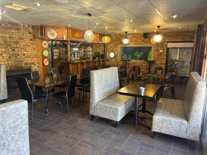 Food & Drinks 5, Leach Lodge, John Taolo Gaetsewe
