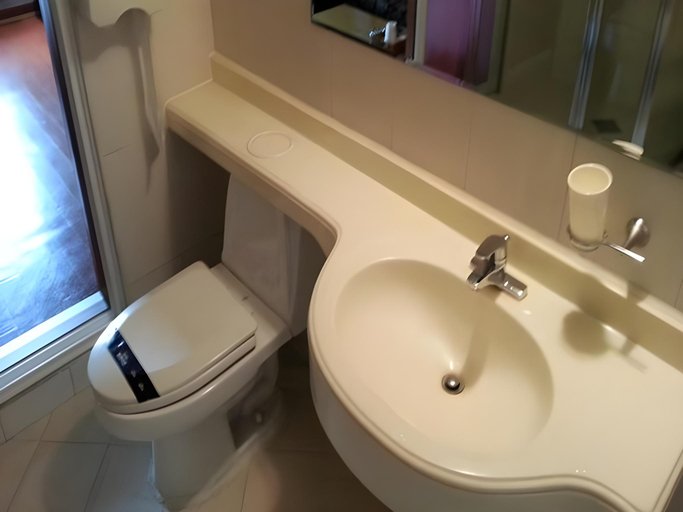 Bathroom 3, Valentine Hotel, Paju