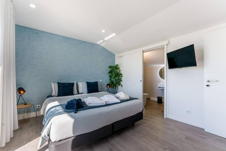 Bedroom 3, Malpique Guest House & Jacuzzi, Albufeira