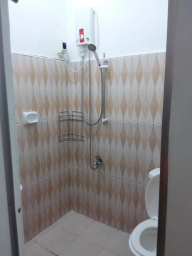 Bathroom 2, Pete's inn, Roxas City