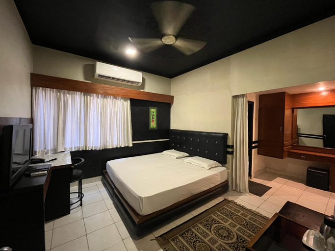 Bedroom 3, Hotel The Galaxy , Mirzapur