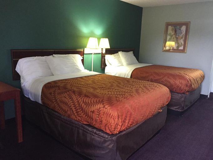 Bedroom 2, Americas Best Value Inn Manchester, TN, Coffee