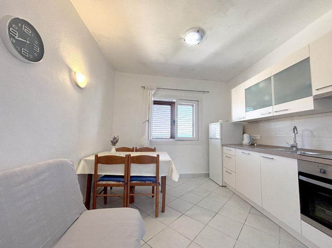 Others 2, Apartments Venilia, Preko