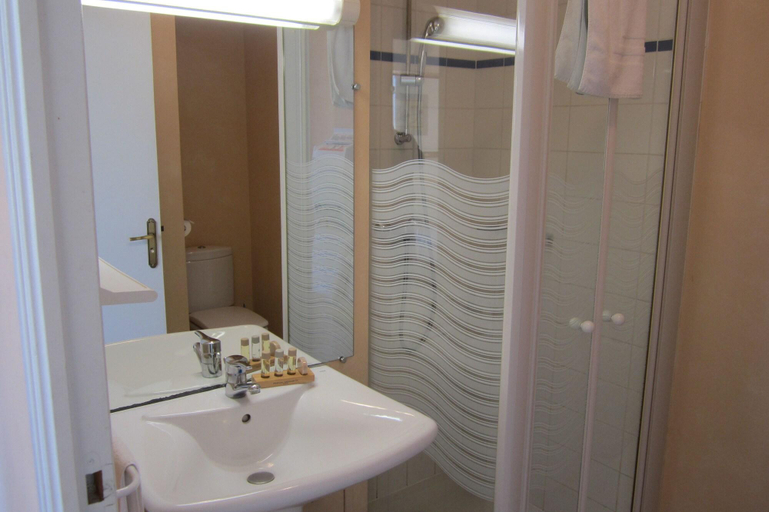 Bathroom 3, Château de Lazenay, Cher
