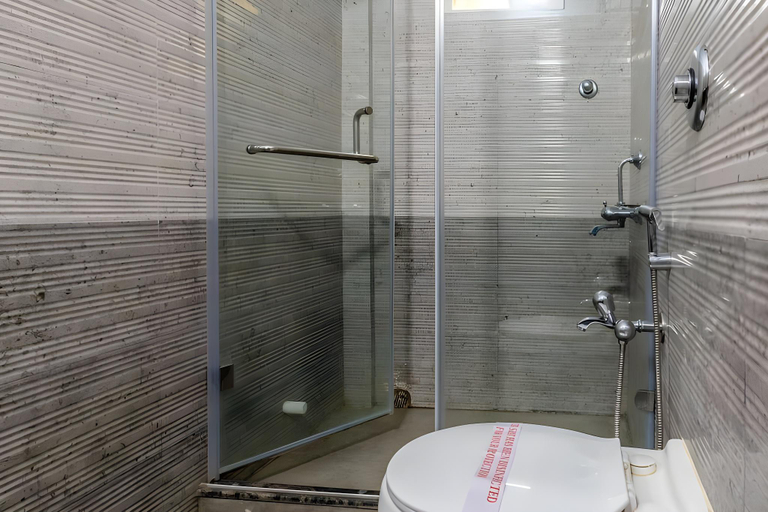 Bathroom 5, The Pikus Paradise, Purba Medinipur