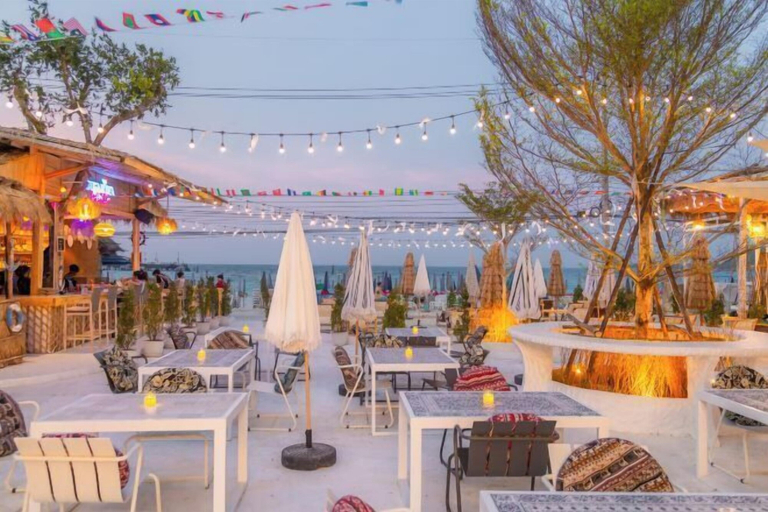 Food & Drinks 4, Tawaen Caza Sky Camping, Pattaya