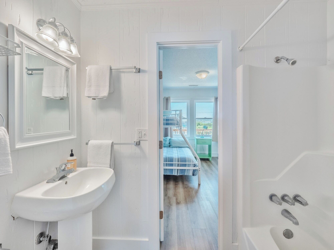 Bathroom 3, Walking on Sunshine by Topsail Realty, Pender