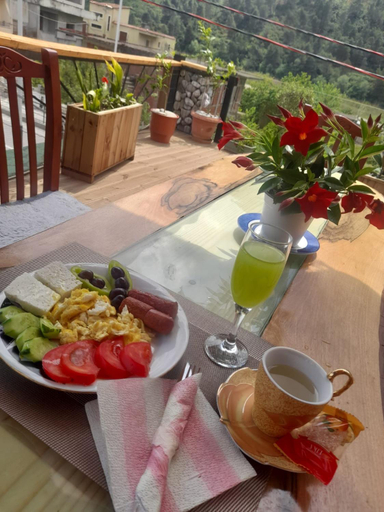 Food & Drinks 5, Guest House Toska, Beratit