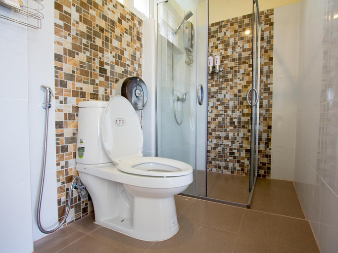Bathroom 3, Baan Rabeang Mok, K. Ban Kha