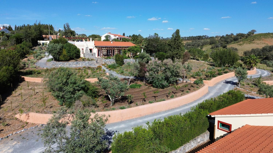 Others 3, Monte Flora Farmhouse, Ourique