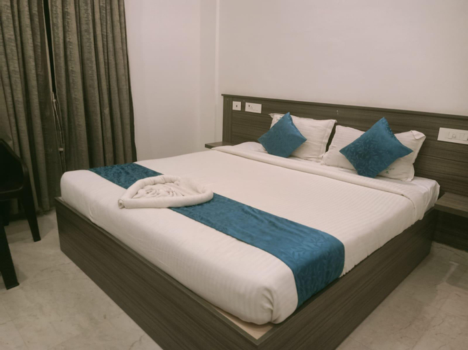 Bedroom 2, Le Poshe Beachview, Viluppuram