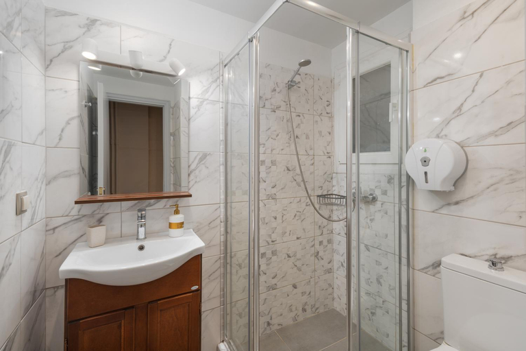 Shower 2, Victoria Boutique Studios, Attica