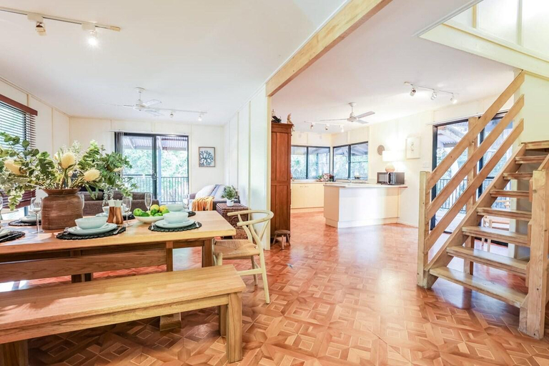 Others 5, Banksia House - on Main Beach, Agnes Water, Miriam Vale