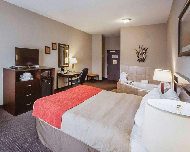 Bedroom 4, Prairie Moon Inn Sylvan Lake, Division No. 8