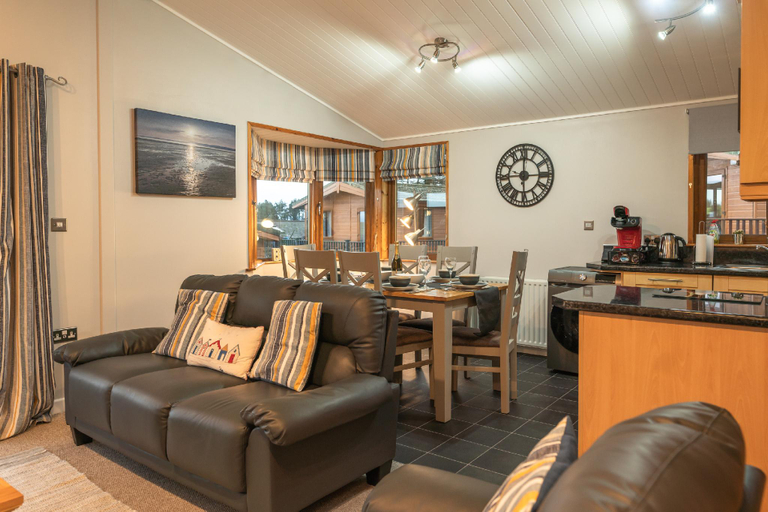 Others 4, 31 Ocean Terrace with Hot Tub Available to Hire, Devon
