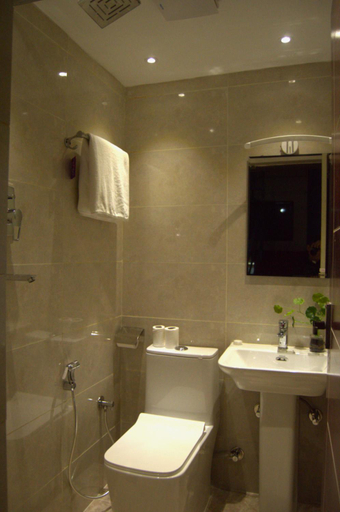Bathroom 3, Budhanilkantha Homestay, Bagmati