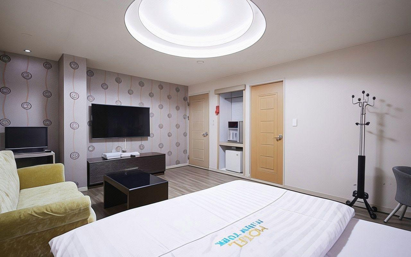 Bedroom 3, Daegu Icheondong W New York, Buk
