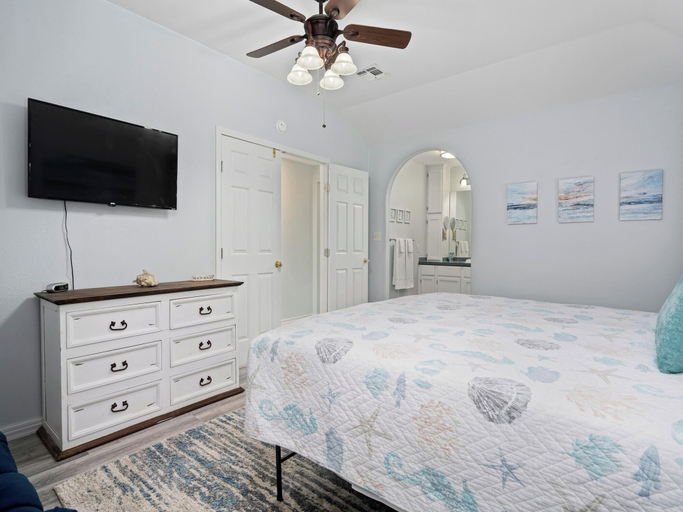 Bedroom 2, Sandy Pants Beach House by Miss Kitty’s, Aransas