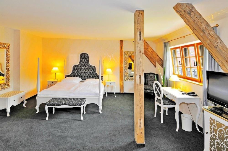 Bedroom 3, Hotel & Spa Wasserschloss Westerburg, Harz