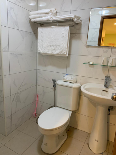 Bathroom 5, Xiangbin B&B, Lienkiang (Matsu Islands)