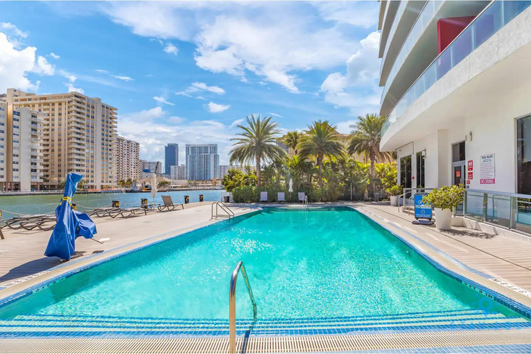 Sport & Beauty 2, Pool |Apartment w/ Balcony + Near Beach, Broward
