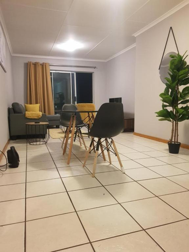 2, Menlyn Place, City of Tshwane