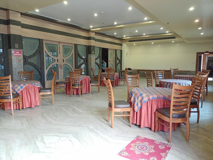 Food & Drinks 5, Dichang Resort, Kamrup Metropolitan