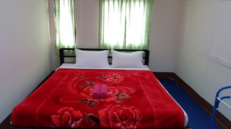 Bedroom 3, Tha Ha Zar Ta Hotel, Mandalay