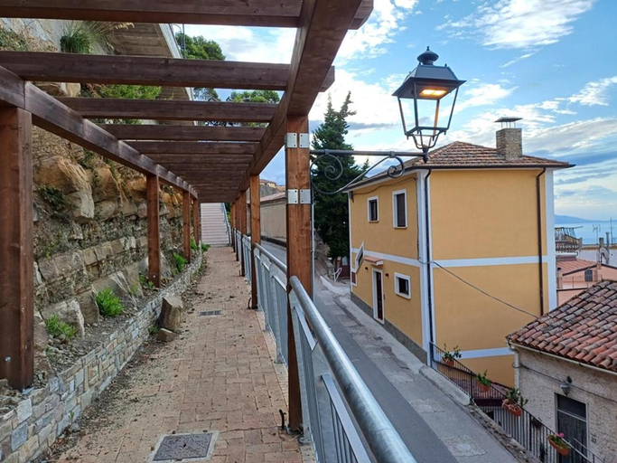 Others 4, B&B Civico 31, Salerno