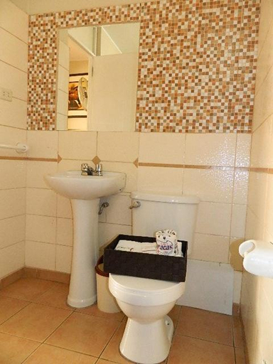 Bathroom, Hostal Barranco, Lima
