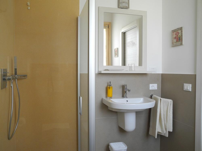 Bathroom 5, B&B Mimosa e Lillà, Verona