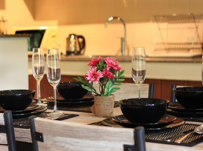Food & Drinks, Coconut Grove Boutique Hotel, Phuket Island