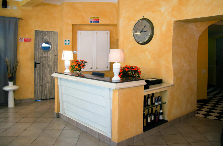 Others 2, Hotel Overland, Savona