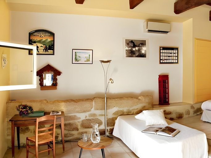 Bedroom 2, Le Clos de la Tuilière, Drôme