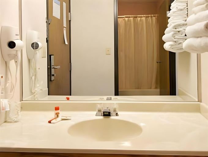 Bathroom 3, Americas Best Value Inn Beardstown, Cass