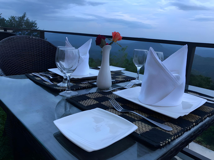 Food & Drinks 2, Akway Resort, Hildummulla