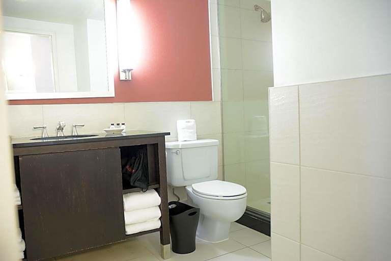 Bathroom 4, The Armon Hotel & Conference, Fairfield