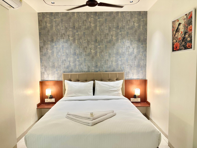 Bedroom 3, StayBird - Azure Suites, Business Hotel, Kharadi, Pune