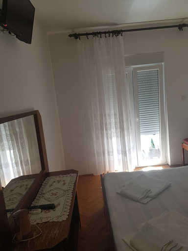 Others 5, Sobe i apartmani Marovic