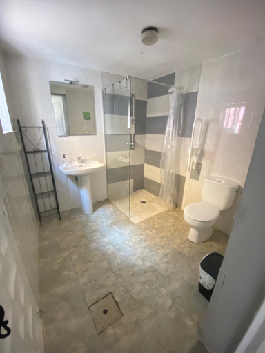 Bathroom 4, Hakuna Matata Hostel, Alicante