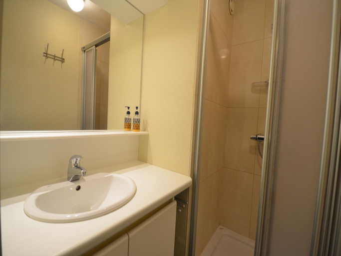 Bathroom 2, Apartment on Belgian Coast with Sea View, West-Vlaanderen