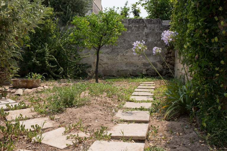 Others 4, Corte Delle Moline, Lecce