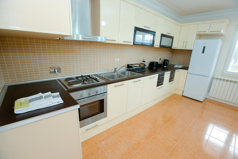 Kitchen 2, Urban Escape Guesthouse, Shkodrës
