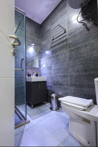 Bathroom 3, Imperial Resort Hurghada Studio pool view, Al-Ghurdaqah