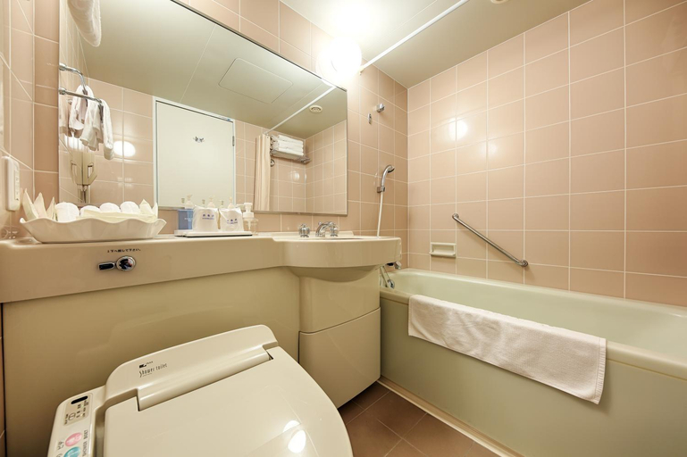 Bathroom 4, Sun Members Hirugano, Gujō
