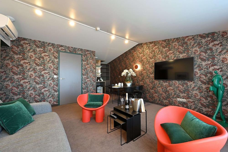 Others 5, Park Hotel, Pyrénées-Orientales