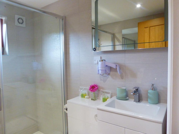 Bathroom 3, Handywater Luxury B&B, Oxfordshire